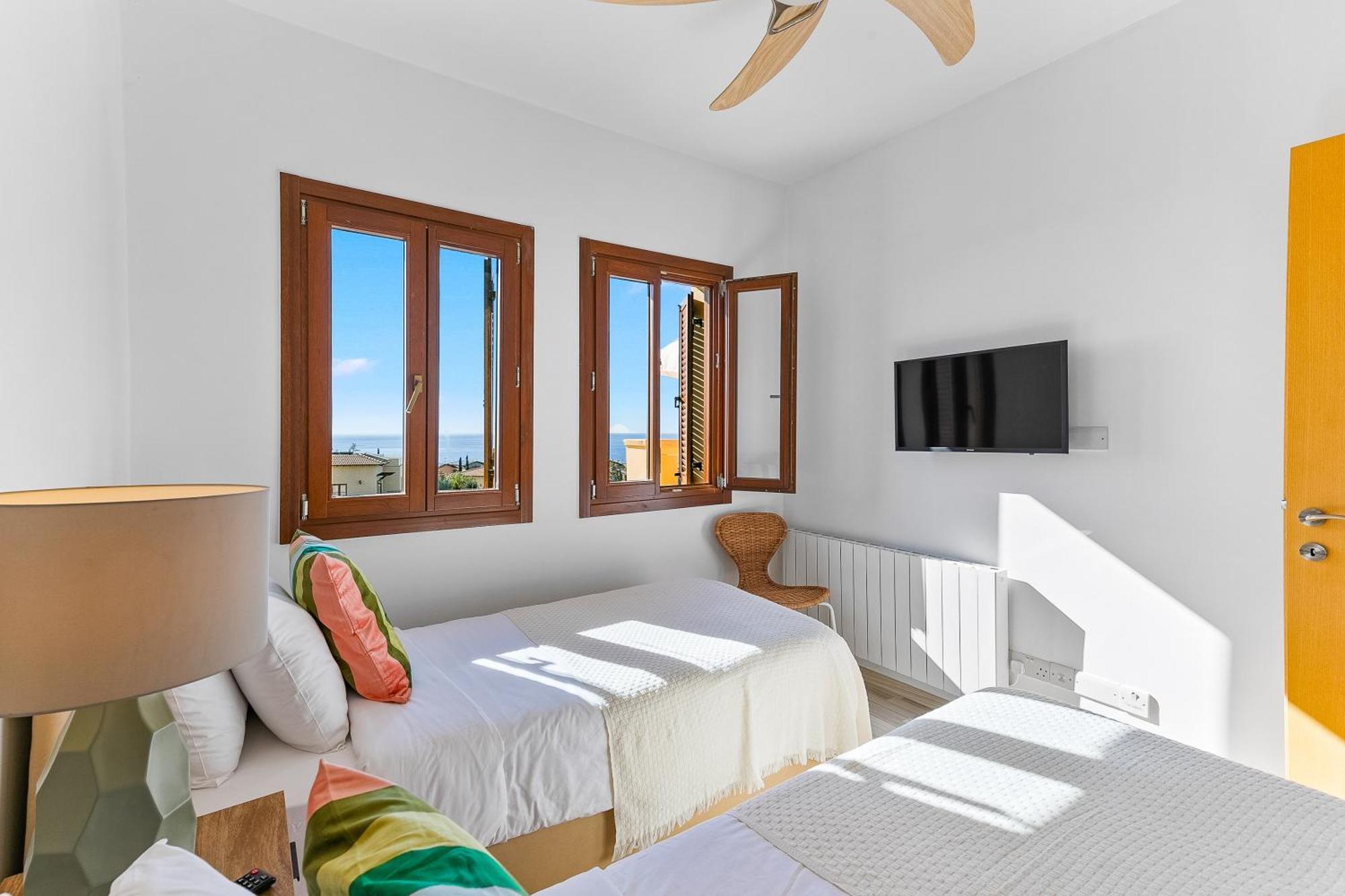 2 Bedroom Apartment Thalassa With Sea And Sunset Views, Aphrodite Hills Resort 库克里亚 外观 照片